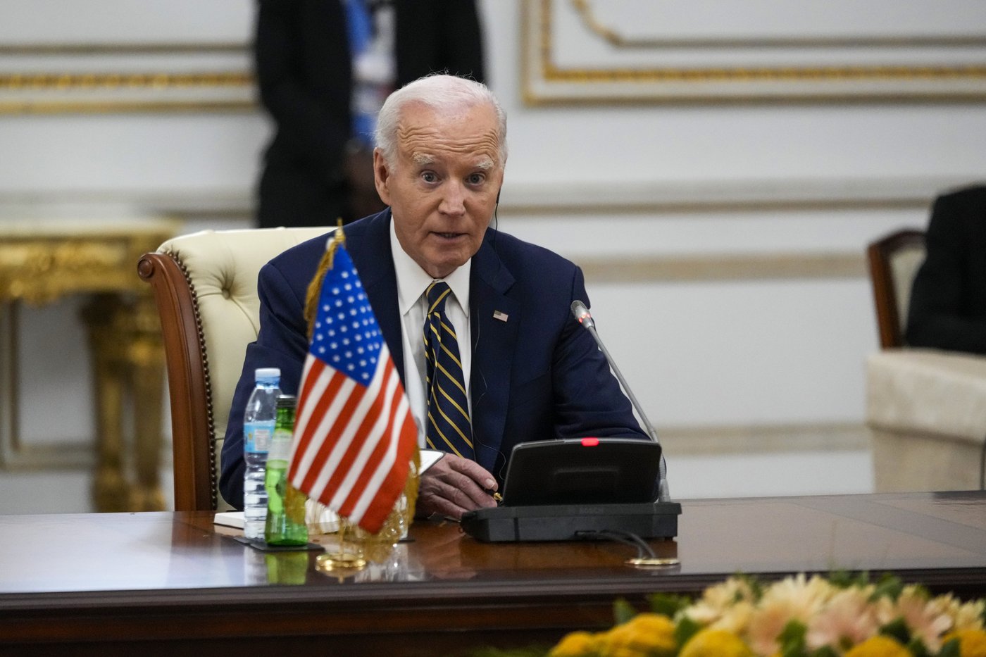 Joe Biden ducks questions on his decision to pardon his son Hunter | iNFOnews.ca Joe Biden ducks questions on his decision to pardon his son Hunter | iNFOnews.ca
