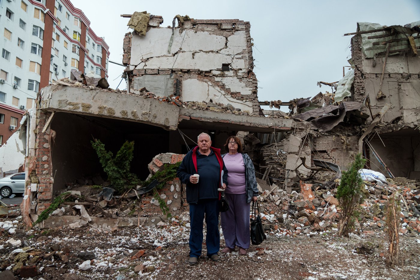 After missile strike near Kyiv, volunteers and one café owner help stitch life back together | iNFOnews.ca
