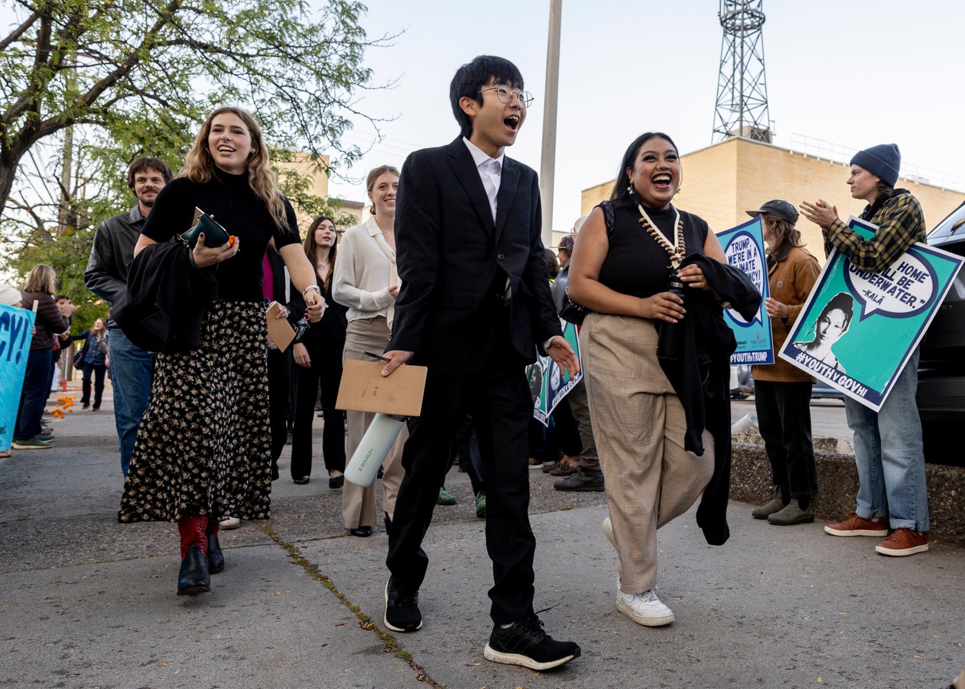 Judge dismisses young climate activists’ lawsuit challenging Trump on fossil fuels | iNFOnews.ca Judge dismisses young climate activists’ lawsuit challenging Trump on fossil fuels | iNFOnews.ca