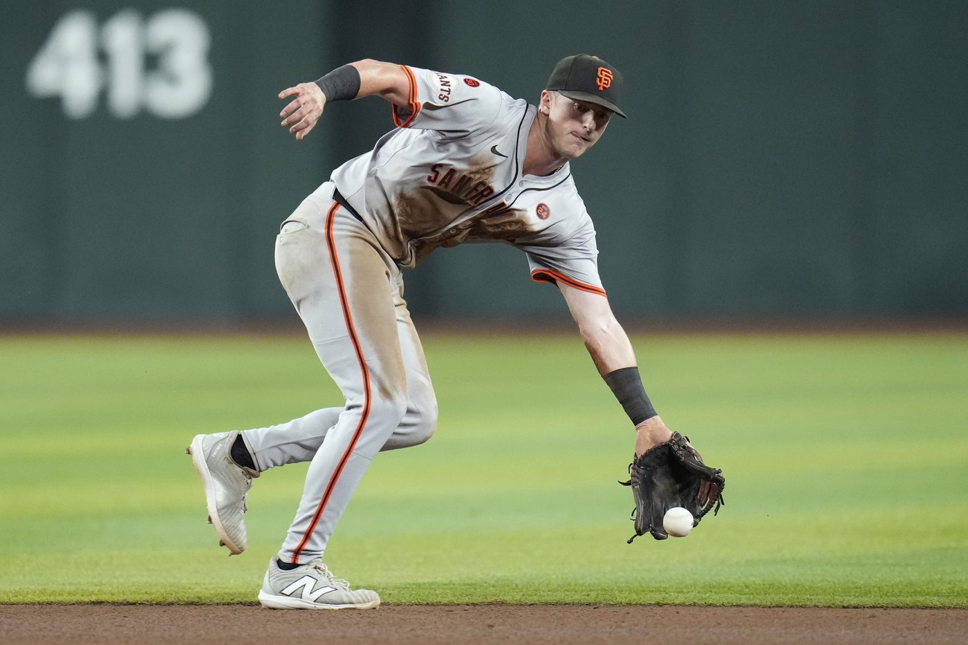 Giants hit 5 homers, continue run against playoff contenders with 11-0 win over Diamondbacks | iNFOnews.ca