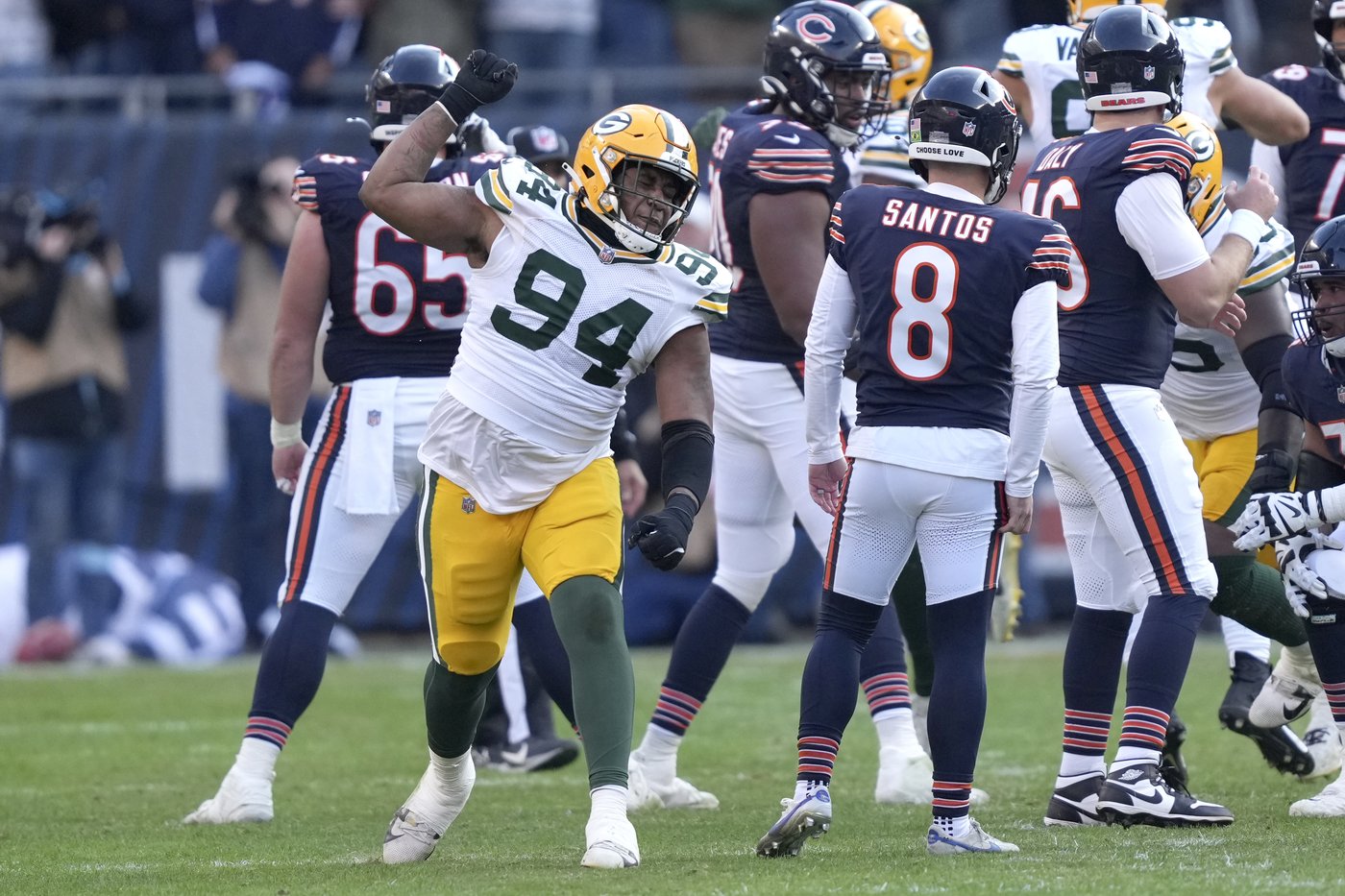 Jordan Love runs for go-ahead TD and Packers beat Bears on Karl Brooks' FG block at buzzer | iNFOnews.ca Jordan Love runs for go-ahead TD and Packers beat Bears on Karl Brooks' FG block at buzzer | iNFOnews.ca