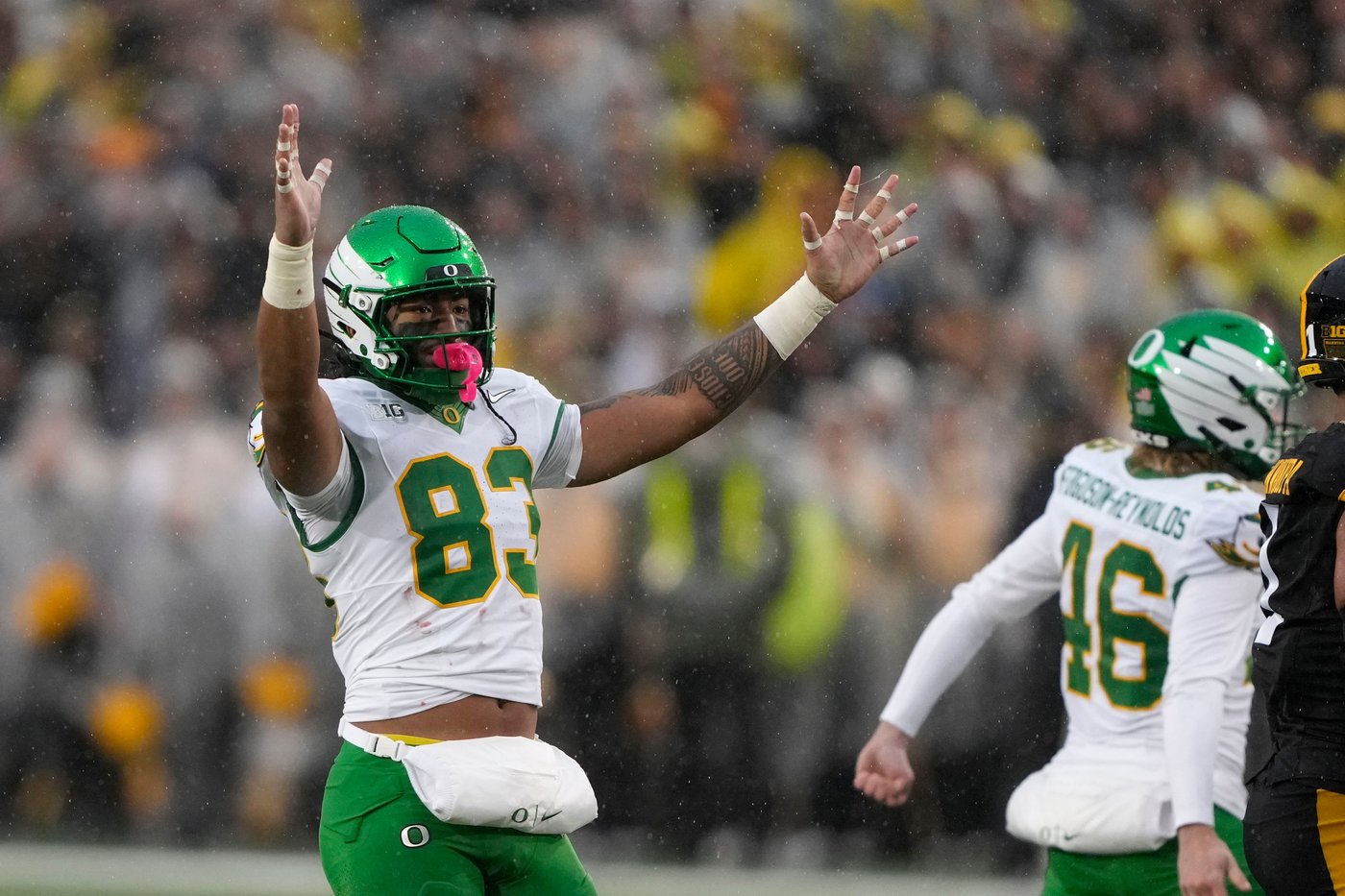 No. 6 Oregon escapes with 18-16 win over Iowa on Sappington's field goal with 3 seconds left | iNFOnews.ca No. 6 Oregon escapes with 18-16 win over Iowa on Sappington's field goal with 3 seconds left | iNFOnews.ca