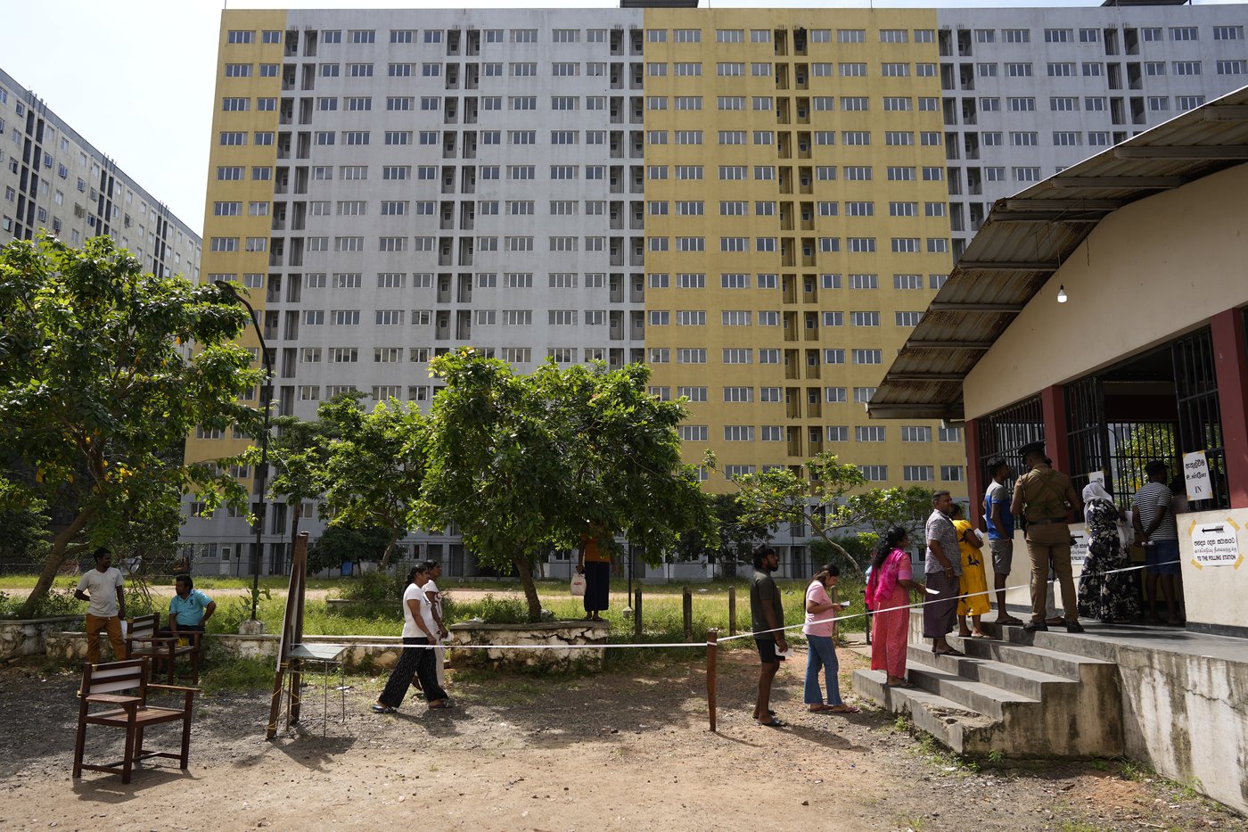 Marxist-leaning Dissanayake leads early official vote count in Sri Lanka's presidential election | iNFOnews.ca Marxist-leaning Dissanayake leads early official vote count in Sri Lanka's presidential election | iNFOnews.ca
