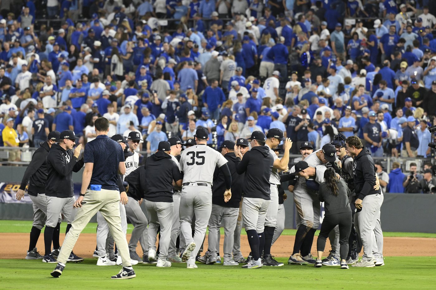 Yankees beat Royals 3-1, advance to ALCS | iNFOnews.ca Yankees beat Royals 3-1, advance to ALCS | iNFOnews.ca