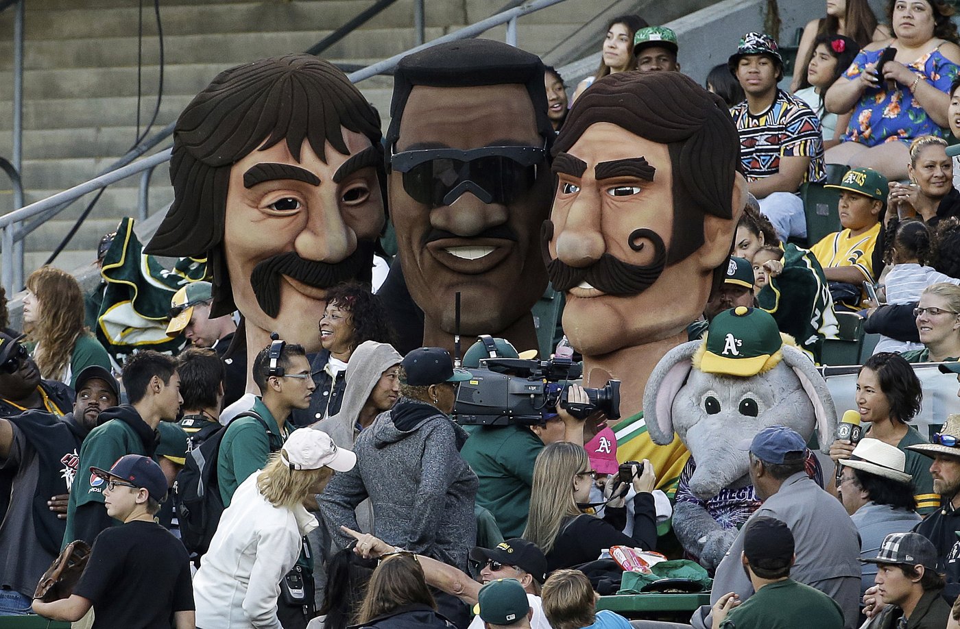 As an era ends, the city that was home to the Oakland A's comes to grips with their departure | iNFOnews.ca