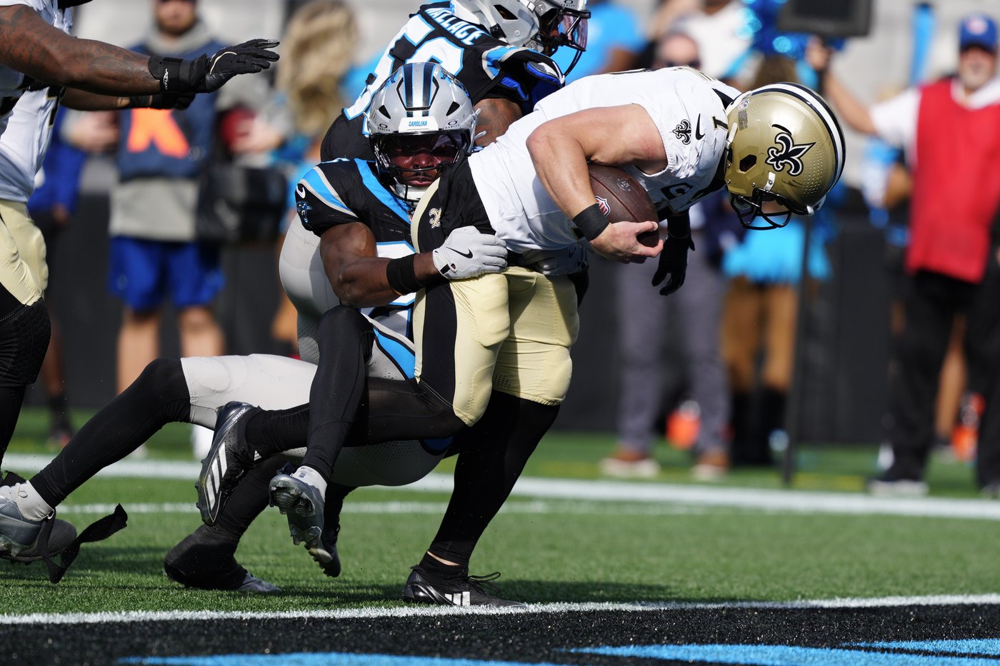 Chuba Hubbard runs for 2 TDs, Young leads winning drive as Panthers beat Saints 23-22 | iNFOnews.ca Chuba Hubbard runs for 2 TDs, Young leads winning drive as Panthers beat Saints 23-22 | iNFOnews.ca
