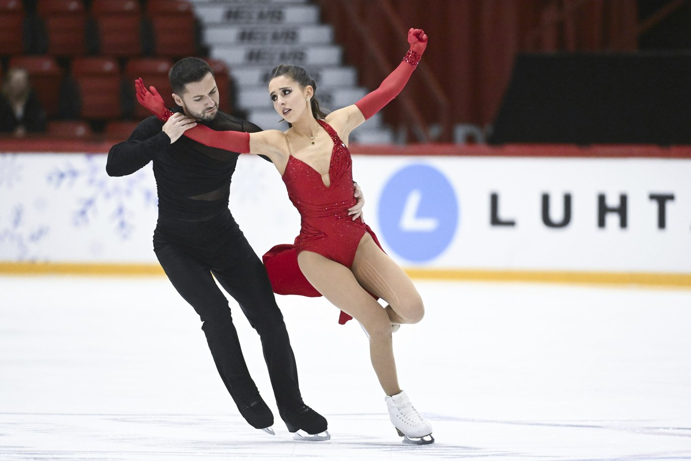 World figure skating champions Stellato-Dudek and Deschamps win in pairs at Finlandia Trophy | iNFOnews.ca World figure skating champions Stellato-Dudek and Deschamps win in pairs at Finlandia Trophy | iNFOnews.ca