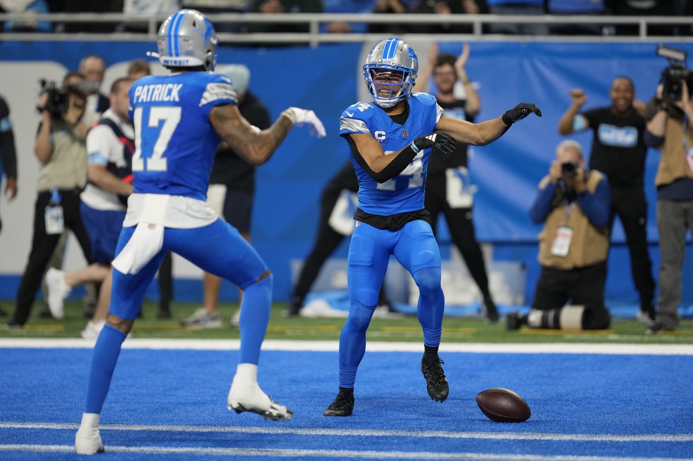 Jared Goff throws for 3 TDs and Lions win 5th straight, dominating Titans 52-14 | iNFOnews.ca Jared Goff throws for 3 TDs and Lions win 5th straight, dominating Titans 52-14 | iNFOnews.ca