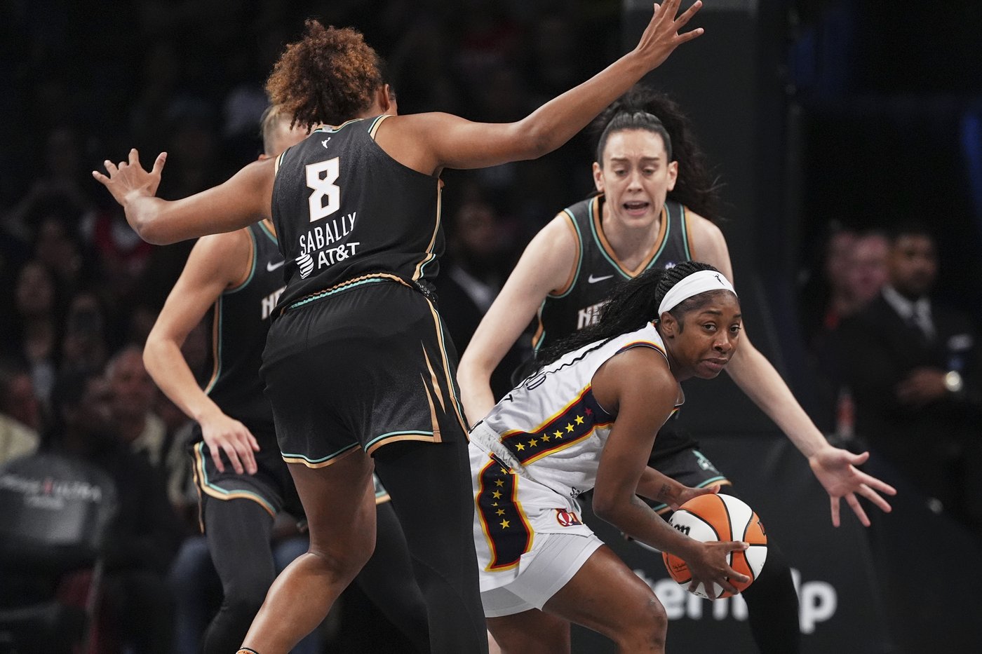 Stewart leads Liberty to win over the Fever as Clark missed game with groin injury | iNFOnews.ca Stewart leads Liberty to win over the Fever as Clark missed game with groin injury | iNFOnews.ca