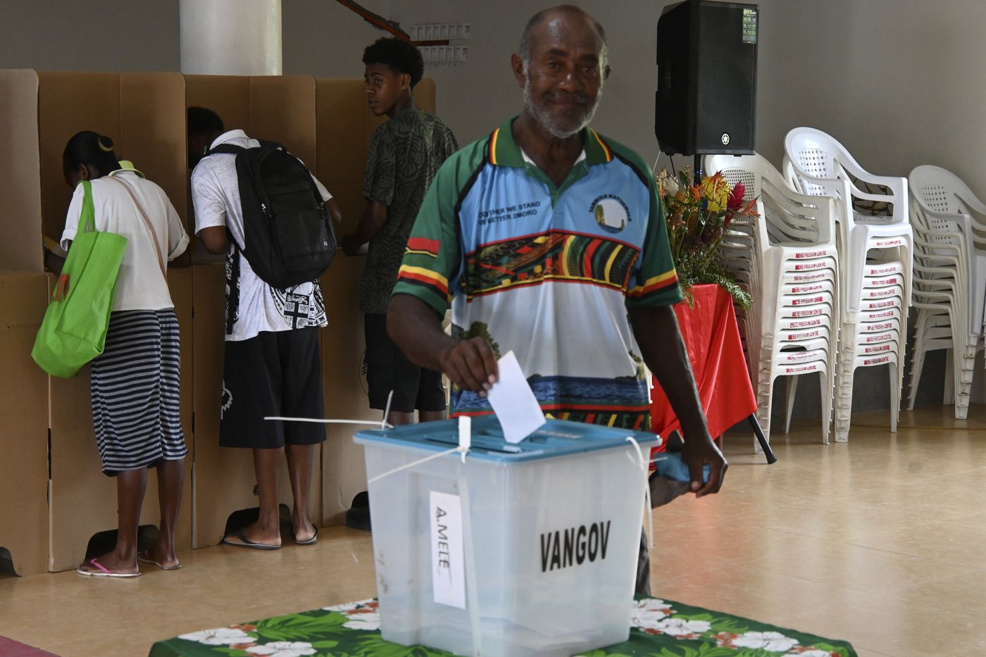 Vanuatu holds snap election a month after destructive earthquake | iNFOnews.ca