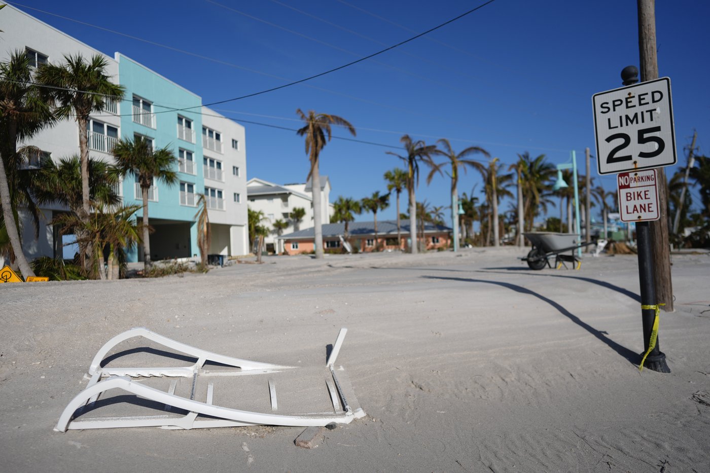 Florida neighbors band together to recover after one-two punch from hurricanes Helene and Milton | iNFOnews.ca