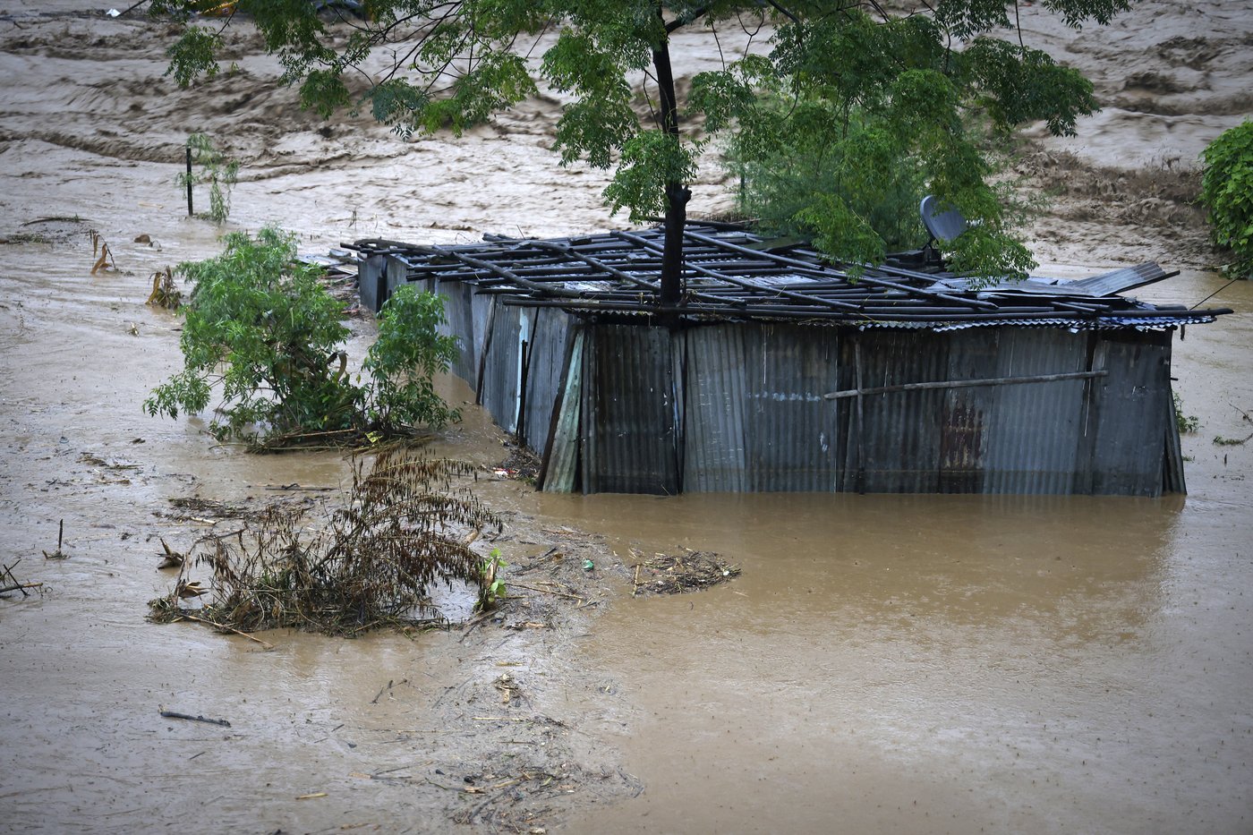 At least 148 are dead in floods and landslides in Nepal | iNFOnews.ca