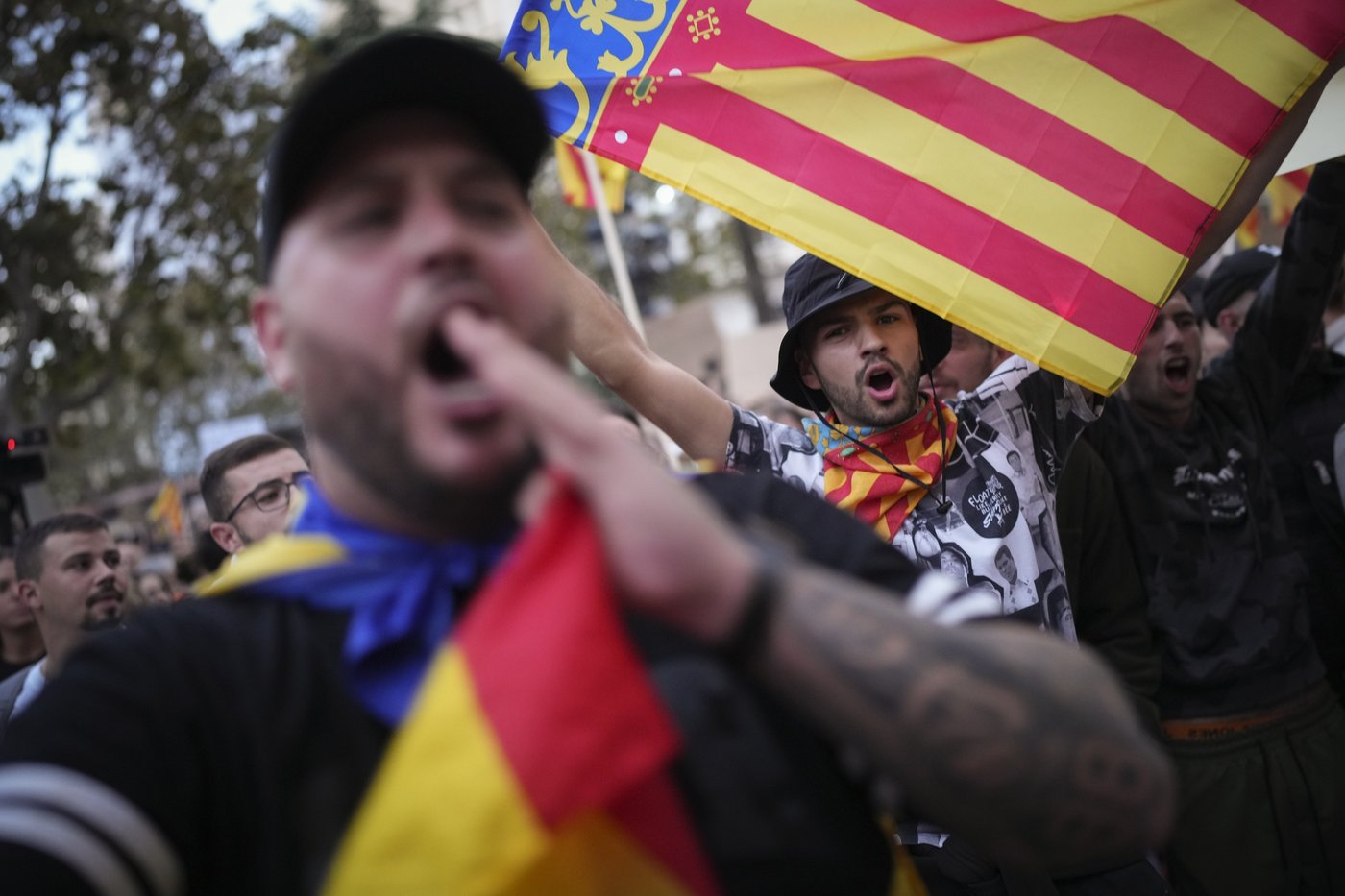 Thousands of Spaniards demand the resignation of Valencia leader for bungling flood response | iNFOnews.ca Thousands of Spaniards demand the resignation of Valencia leader for bungling flood response | iNFOnews.ca