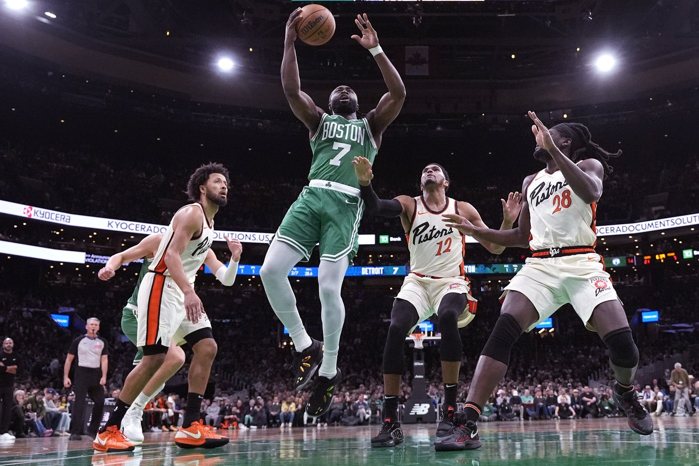 Celtics withstand 3-point spree to beat the Pistons 130-120 | iNFOnews.ca Celtics withstand 3-point spree to beat the Pistons 130-120 | iNFOnews.ca