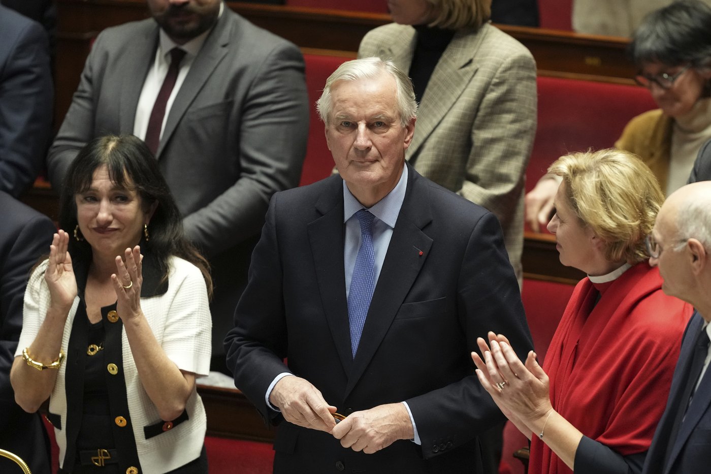 French lawmakers vote to oust prime minister in the first successful no-confidence vote since 1962 | iNFOnews.ca