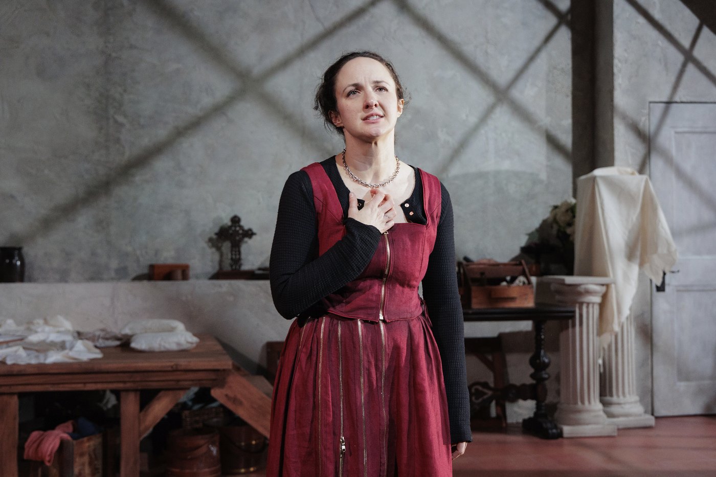 Kate Hamill delivers a 'feminist primal scream' with her new play 'The Light and the Dark' | iNFOnews.ca Kate Hamill delivers a 'feminist primal scream' with her new play 'The Light and the Dark' | iNFOnews.ca