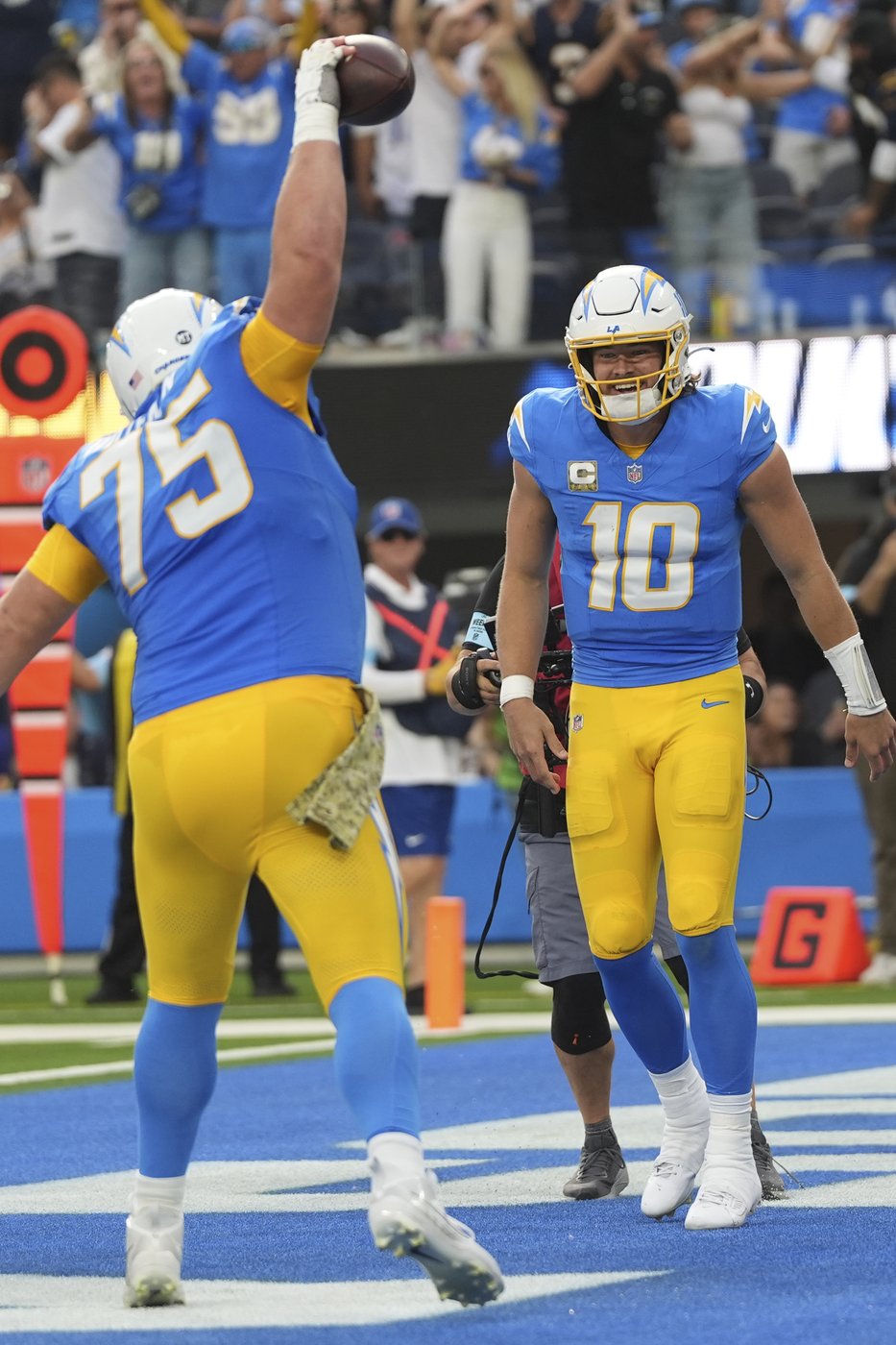 Jim Harbaugh's Chargers start to enter rough waters next week after 3 straight wins | iNFOnews.ca