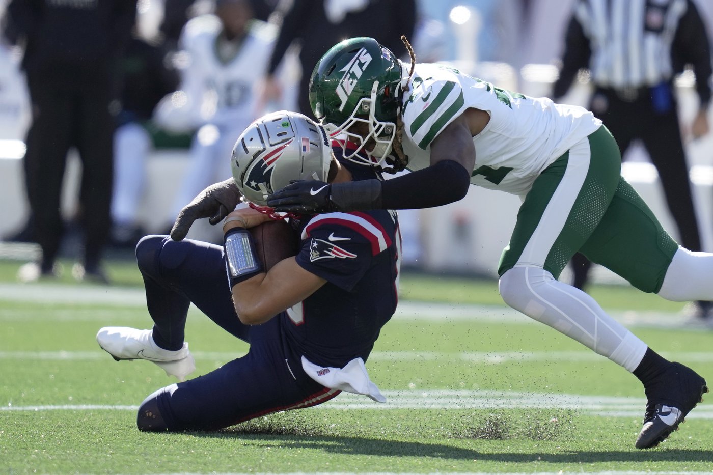 Patriots QB Drake Maye suffers concussion in first half against Jets | iNFOnews.ca