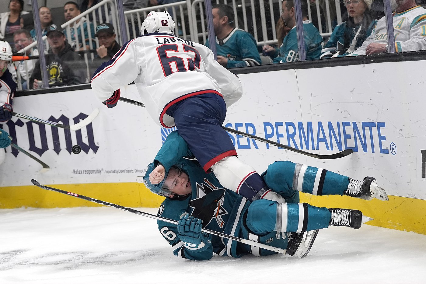 Celebrini returns from injury and Wennberg scores in OT to lift Sharks over Blue Jackets 2-1 | iNFOnews.ca Celebrini returns from injury and Wennberg scores in OT to lift Sharks over Blue Jackets 2-1 | iNFOnews.ca