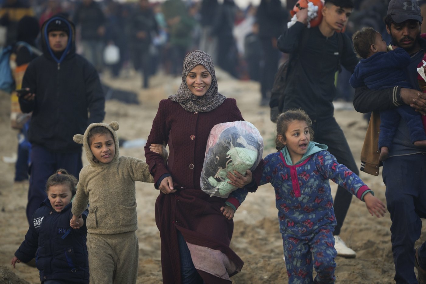Palestinians celebrate their return to northern Gaza after 15 months of war | iNFOnews.ca