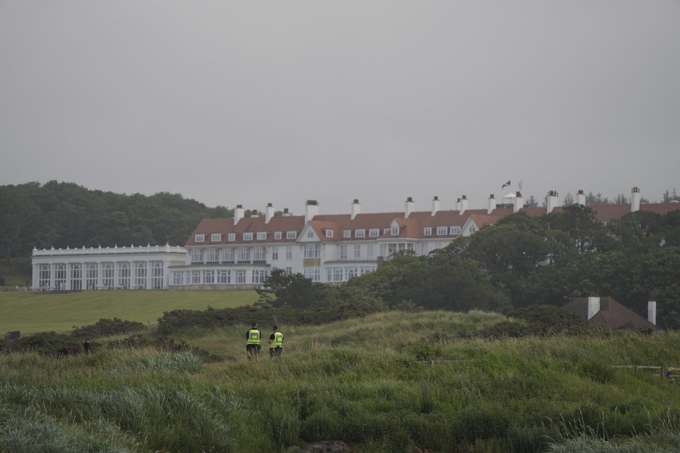 'Why isn't he paying?' Trump's golf visit to cost Scottish taxpayers | iNFOnews.ca