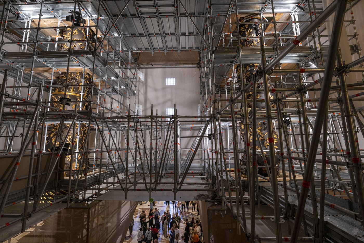 Restorers complete work on the canopy covering St. Peter's main altar ahead of the 2025 Jubilee | iNFOnews.ca