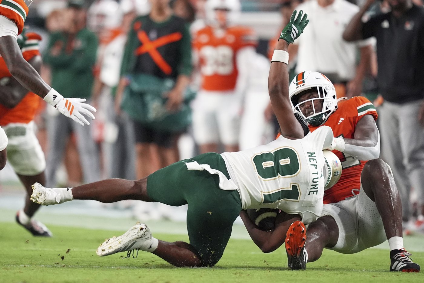 Carson Beck, Mark Fletcher Jr. lead the way as No. 5 Miami rolls past No. 18 USF, 49-12 | iNFOnews.ca Carson Beck, Mark Fletcher Jr. lead the way as No. 5 Miami rolls past No. 18 USF, 49-12 | iNFOnews.ca