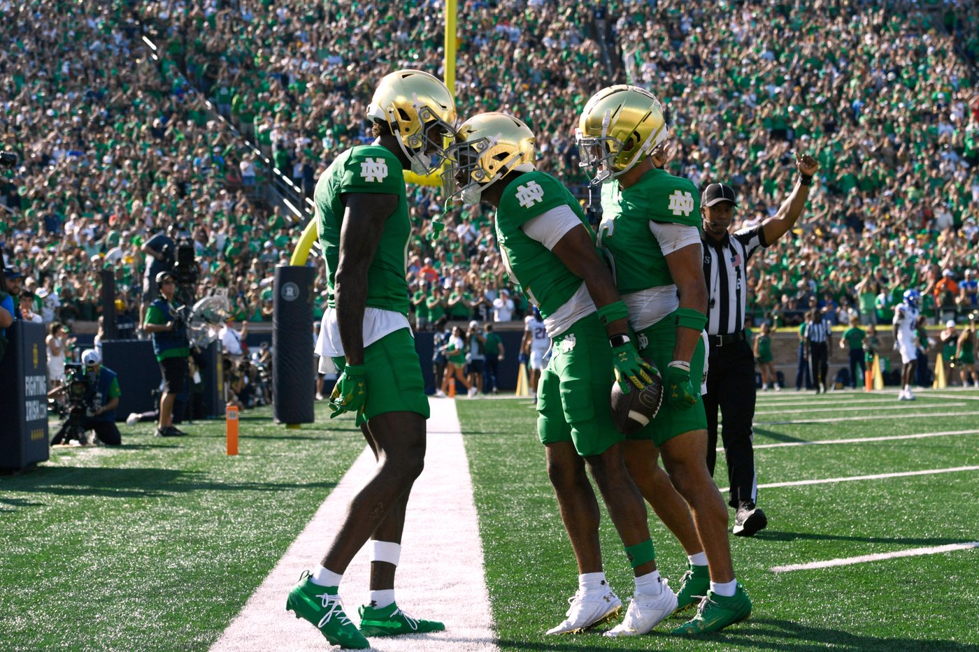 Leonard Moore has 2 interceptions and No. 21 Notre Dame beats Boise State 28-7 | iNFOnews.ca Leonard Moore has 2 interceptions and No. 21 Notre Dame beats Boise State 28-7 | iNFOnews.ca