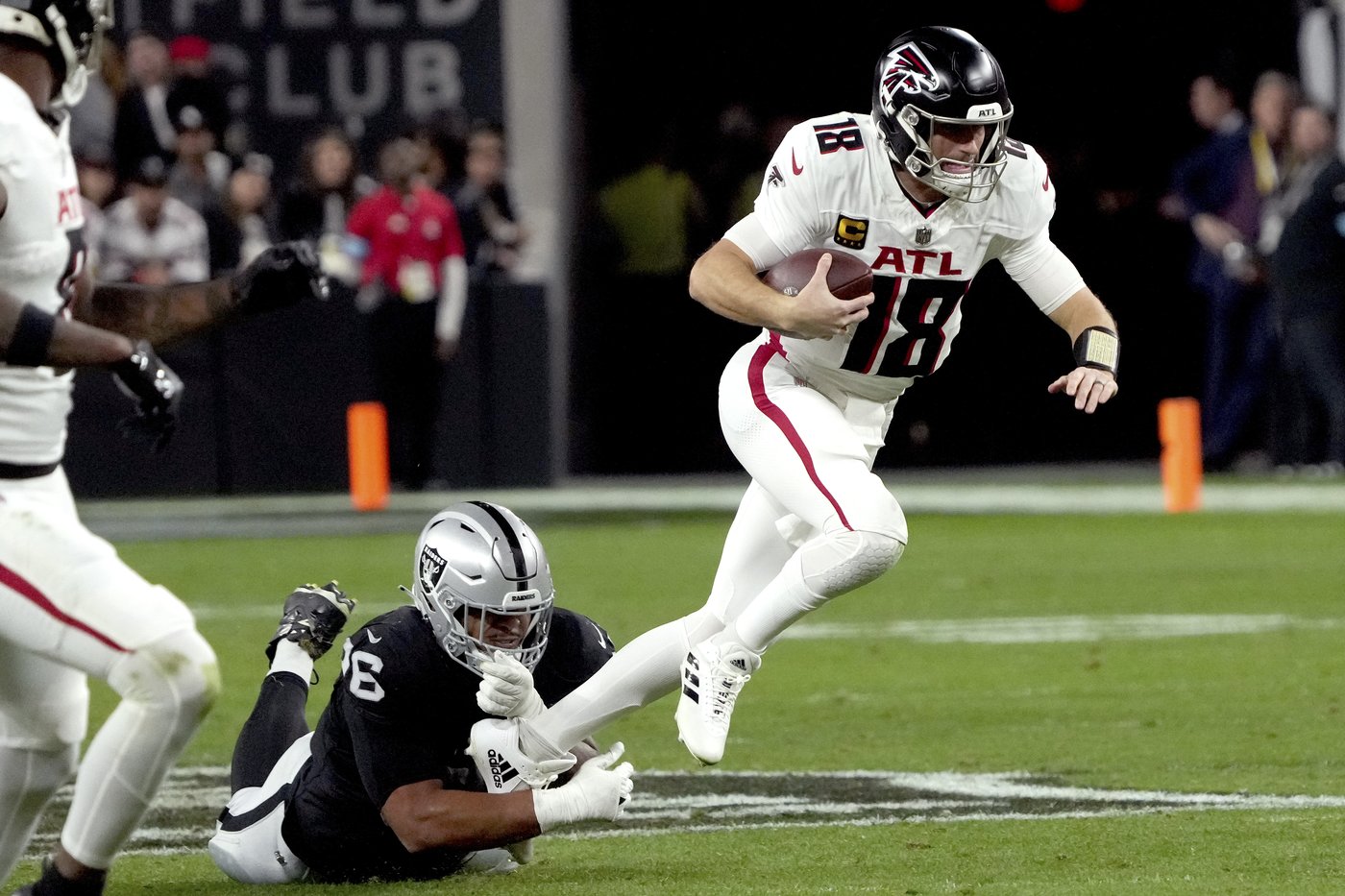 Raiders keep getting to opposing quarterbacks even without key pass rushers | iNFOnews.ca Raiders keep getting to opposing quarterbacks even without key pass rushers | iNFOnews.ca