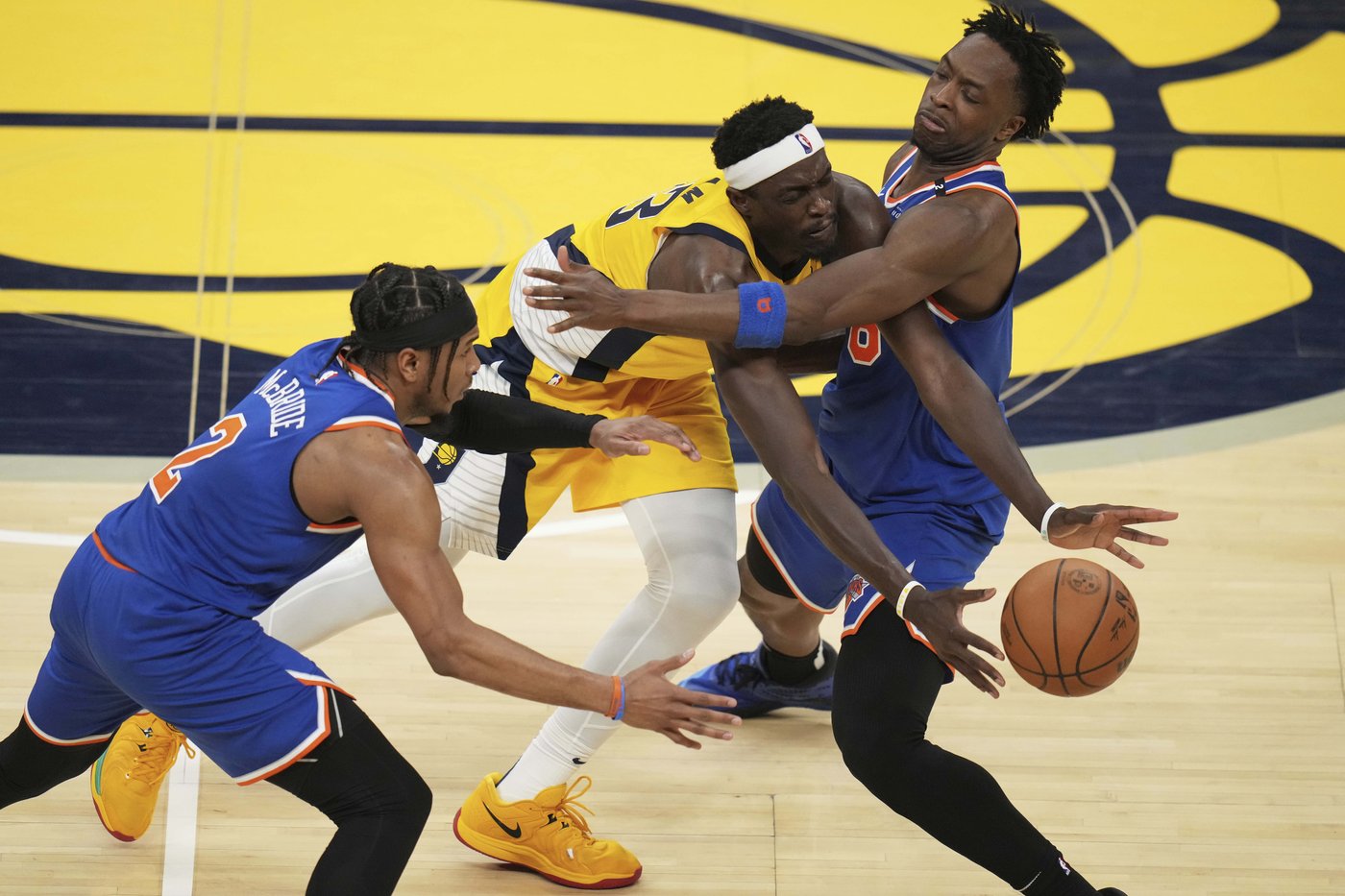 Haliburton, Pacers look to make corrections after 2nd half collapse allows Knicks to get within 2-1 | iNFOnews.ca Haliburton, Pacers look to make corrections after 2nd half collapse allows Knicks to get within 2-1 | iNFOnews.ca
