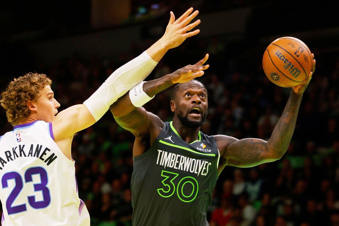 Edwards scores 37, Randle adds 19 with 10 rebounds as Timberwolves beat the Jazz 137-97 | iNFOnews.ca