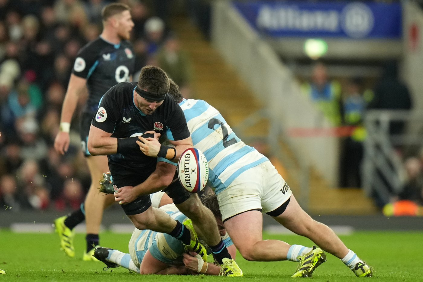 England rugby star Tom Curry described as a 'bully' after clash with Argentina coach in tunnel | iNFOnews.ca