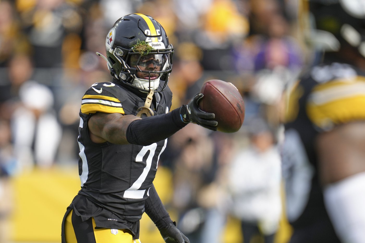 First-place Pittsburgh Steelers are exceeding everyone's expectations - except their own | iNFOnews.ca