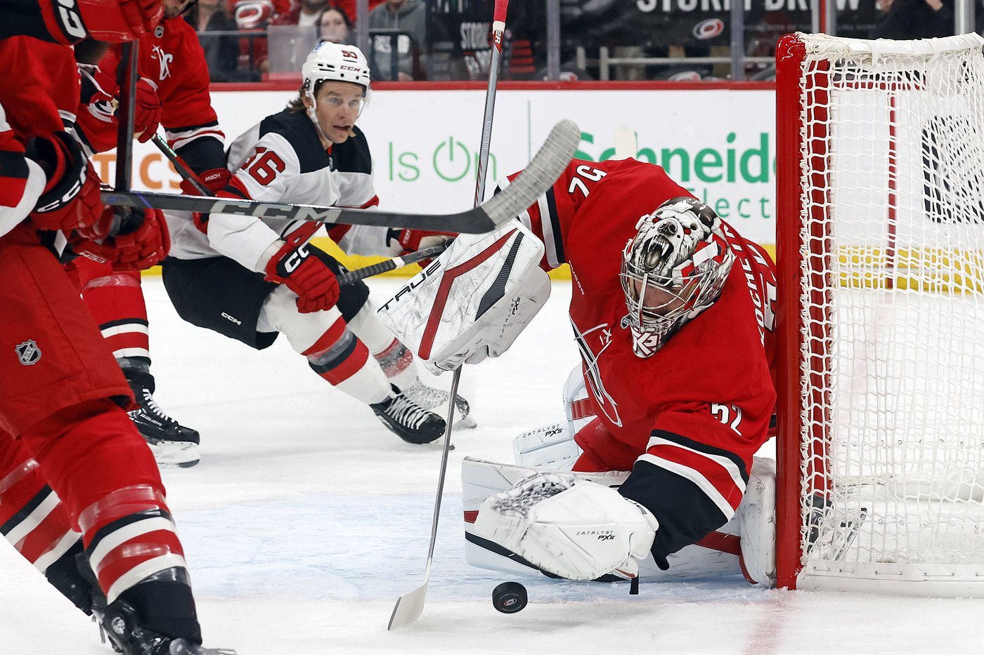 Jackson Blake and Pyotr Kochetkov power the Hurricanes to a 4-2 win over the Devils | iNFOnews.ca Jackson Blake and Pyotr Kochetkov power the Hurricanes to a 4-2 win over the Devils | iNFOnews.ca
