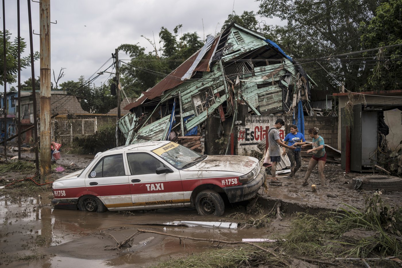 Heavy rain in Mexico sets off floods and landslides, killing at least 41 | iNFOnews.ca
