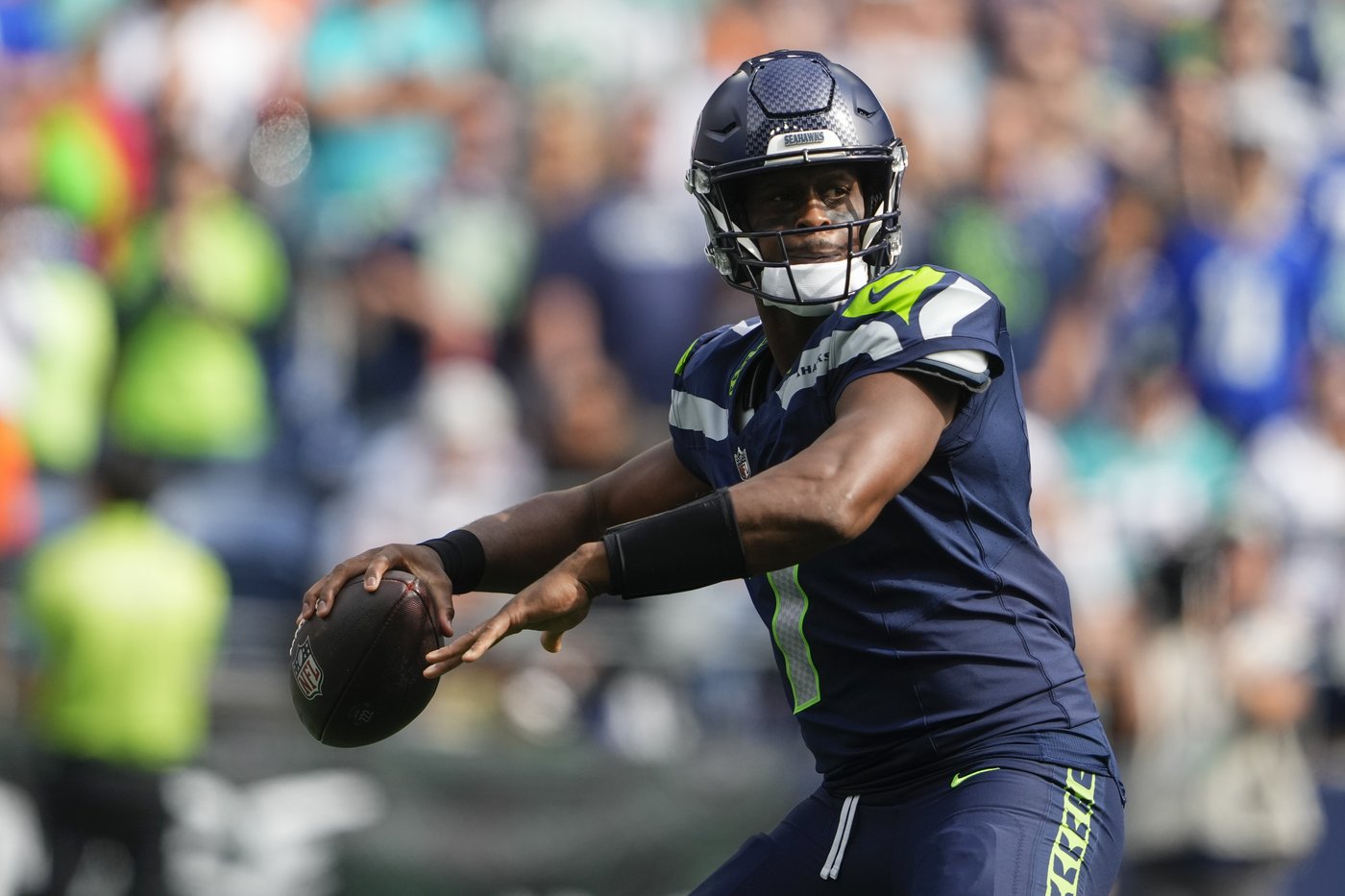 Seahawks roll to 24-3 win over Dolphins as Miami deals with another QB injury | iNFOnews.ca Seahawks roll to 24-3 win over Dolphins as Miami deals with another QB injury | iNFOnews.ca