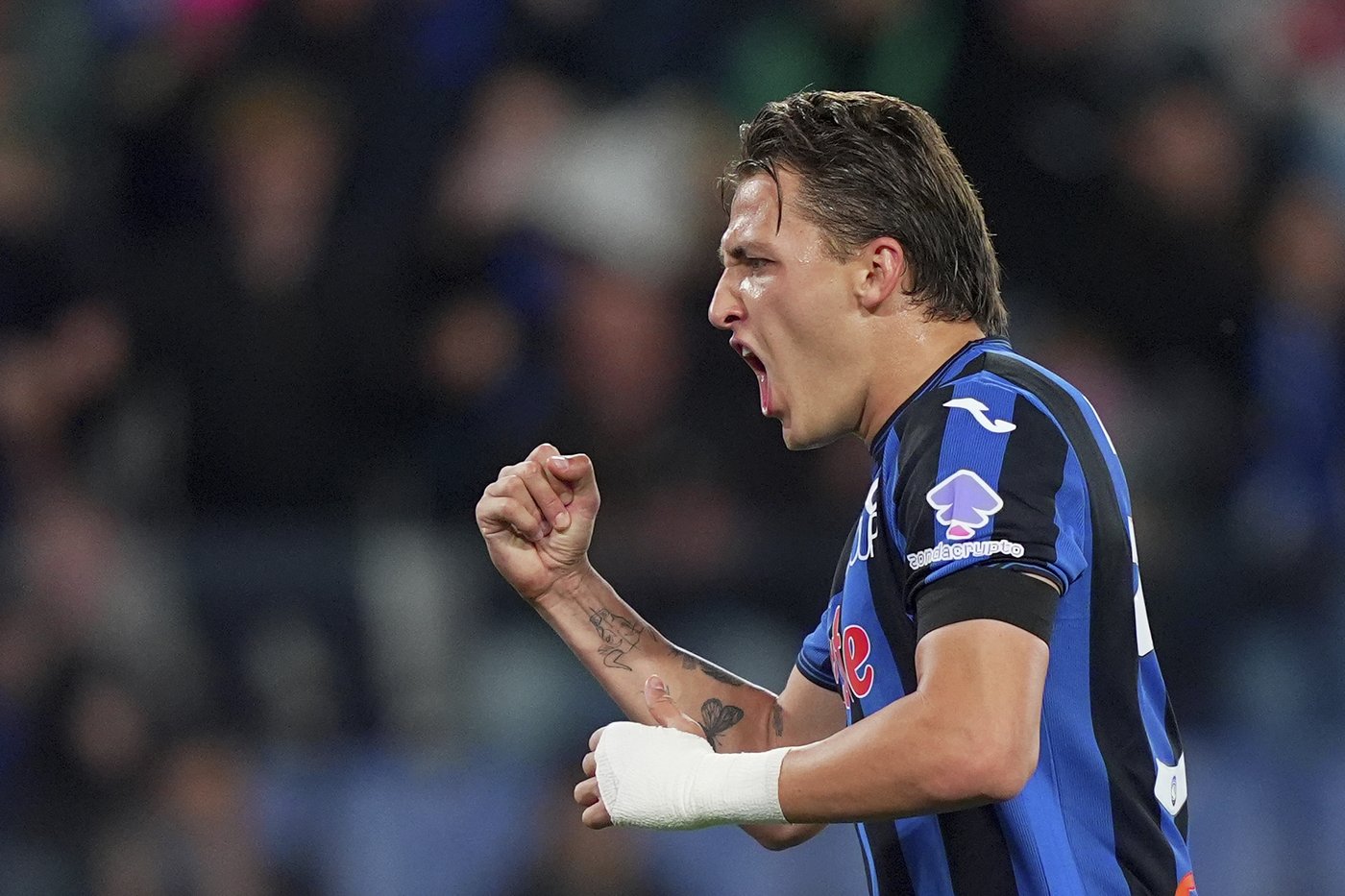 McTominay's brace lifts Napoli atop Serie A after Roma beats Inter | iNFOnews.ca McTominay's brace lifts Napoli atop Serie A after Roma beats Inter | iNFOnews.ca