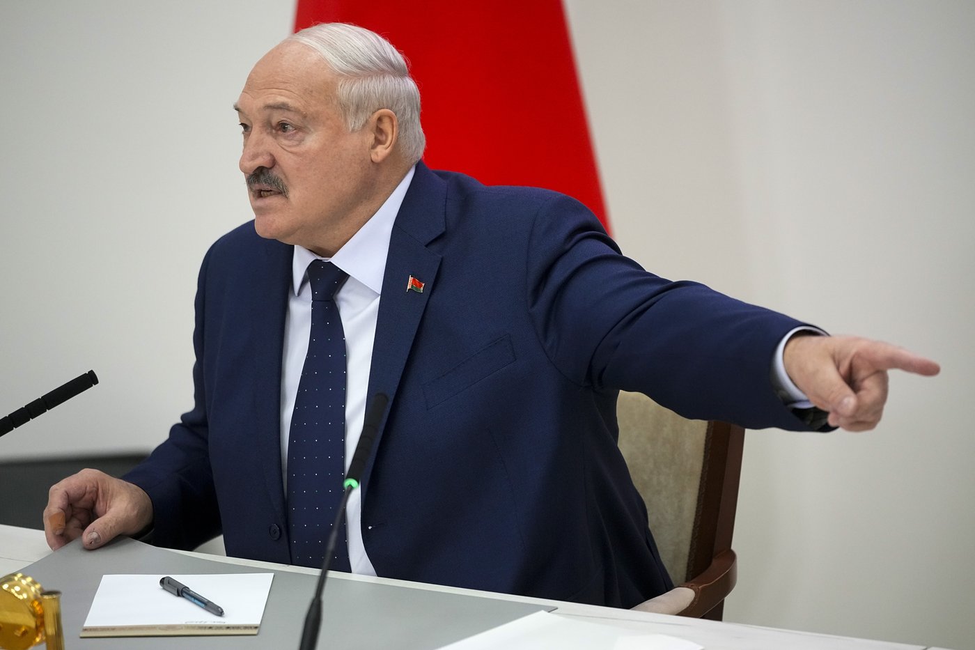 Belarus frees an American and 2 other people in a bid to repair ties with Washington | iNFOnews.ca Belarus frees an American and 2 other people in a bid to repair ties with Washington | iNFOnews.ca