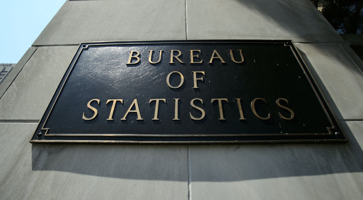 Inflation rate rises to 2% in October, reducing odds of another jumbo rate cut | iNFOnews.ca