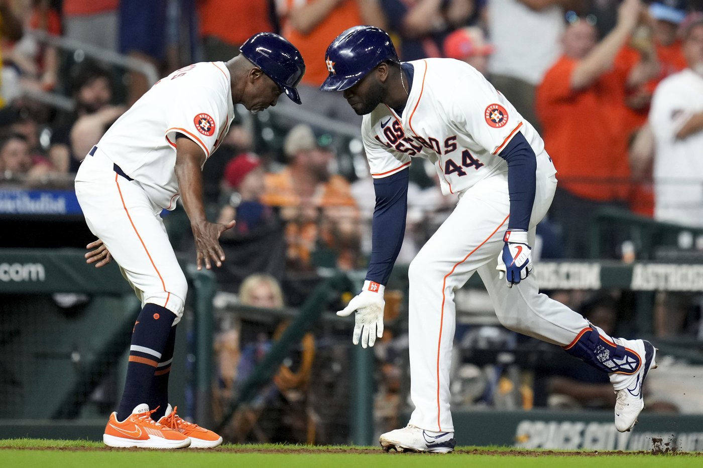 Alvarez and Tucker power Astros to 10-4 win over Angels | iNFOnews.ca Alvarez and Tucker power Astros to 10-4 win over Angels | iNFOnews.ca