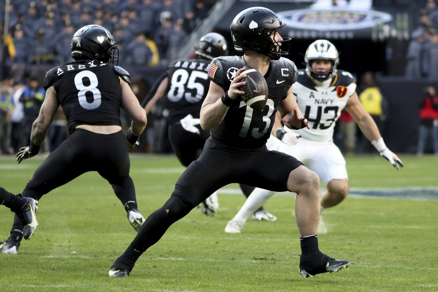 Blake Horvath shines as Navy dominates in a 31-13 victory over Bryson Daily and No. 19 Army | iNFOnews.ca