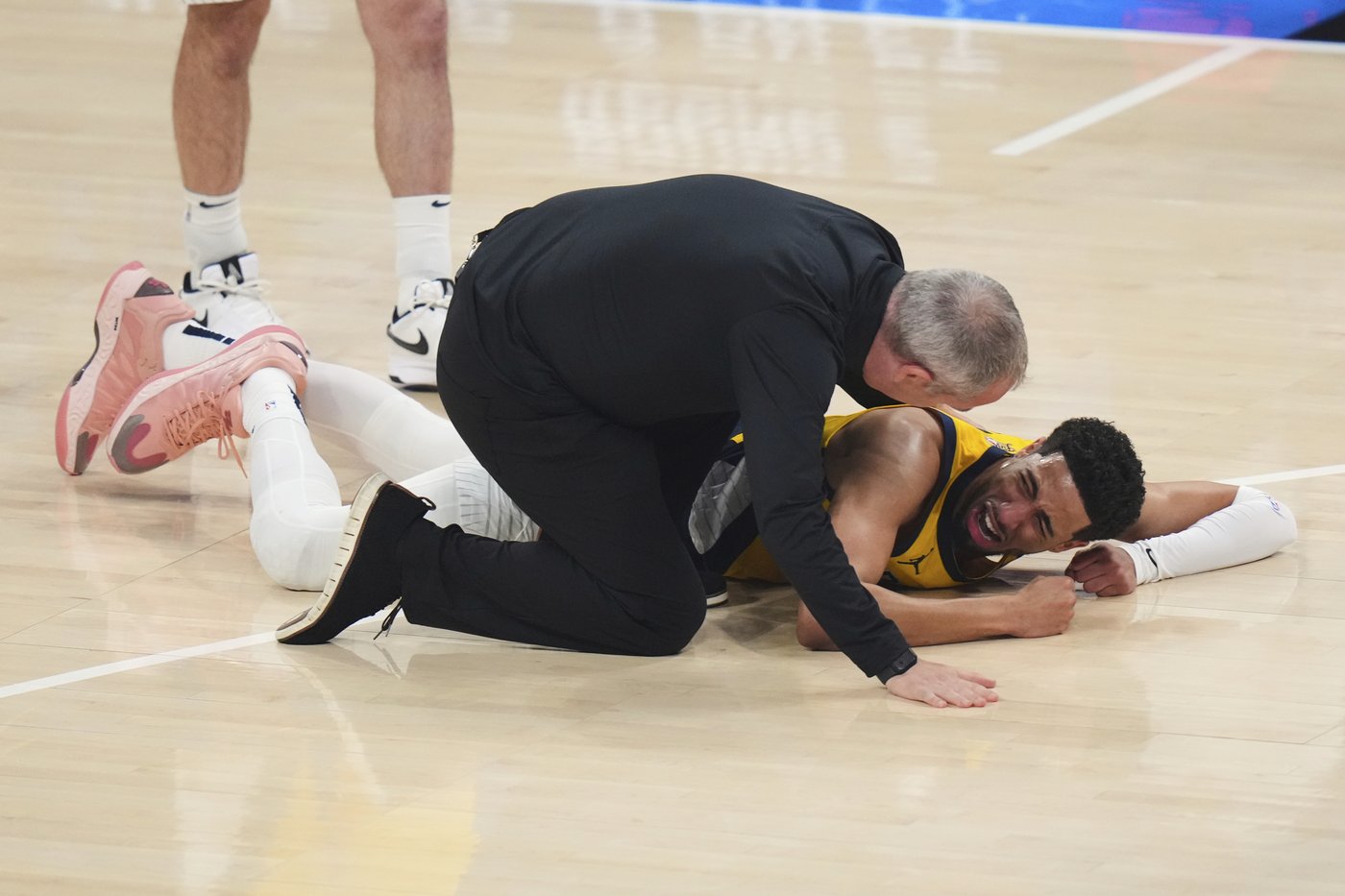 Pacers' Tyrese Haliburton suffers right leg injury in Game 7 loss. His father says it's an Achilles | iNFOnews.ca Pacers' Tyrese Haliburton suffers right leg injury in Game 7 loss. His father says it's an Achilles | iNFOnews.ca