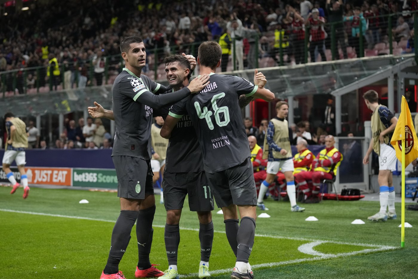 Pulisic scores direct from corner kick for AC Milan. Then admits it was an accident | iNFOnews.ca