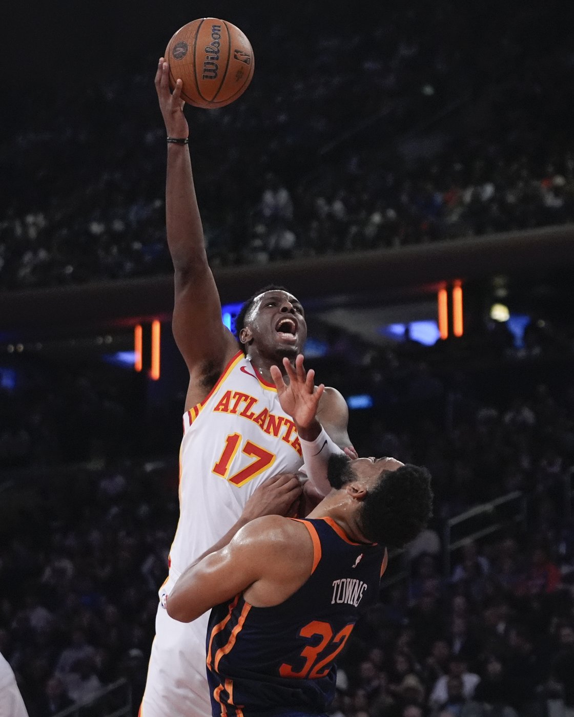 Hawks rally for a 108-100 victory over the Knicks and a trip to the NBA Cup semifinals | iNFOnews.ca Hawks rally for a 108-100 victory over the Knicks and a trip to the NBA Cup semifinals | iNFOnews.ca