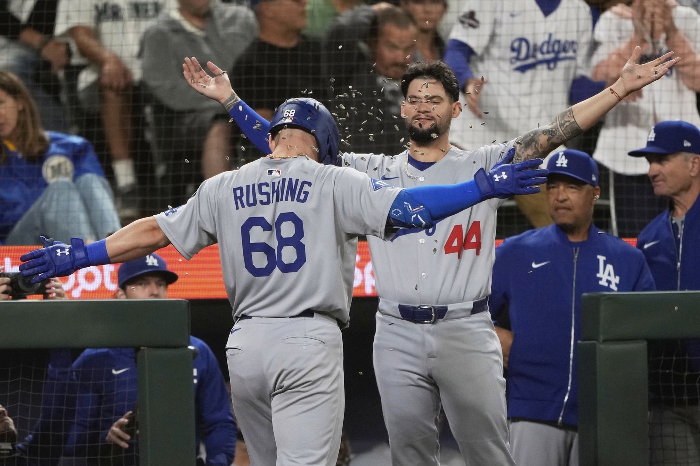 Kiké Hernandez hits go-ahead double in 9th to lift Dodgers past Mariners, 5-3 | iNFOnews.ca Kiké Hernandez hits go-ahead double in 9th to lift Dodgers past Mariners, 5-3 | iNFOnews.ca