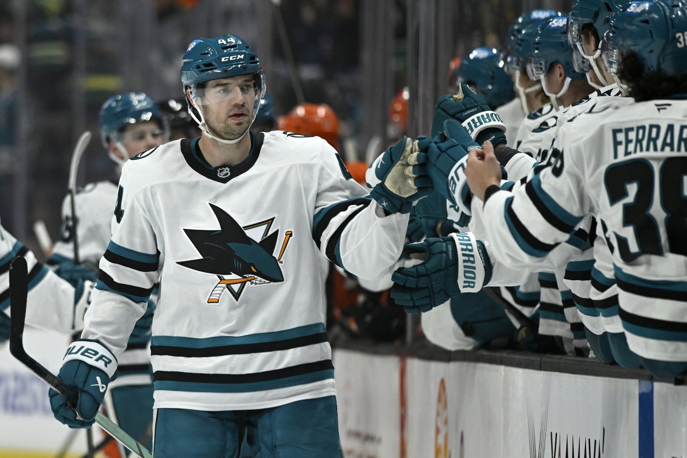 Sharks are buying out the final year of Marc-Edouard Vlasic's contract | iNFOnews.ca