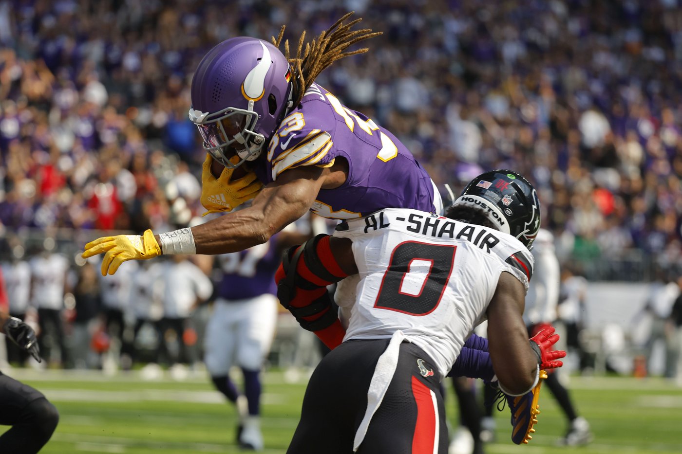 Vikings stay undefeated with 34-7 dismantling of Texans behind fierce defense, Darnold's 4 TDs | iNFOnews.ca Vikings stay undefeated with 34-7 dismantling of Texans behind fierce defense, Darnold's 4 TDs | iNFOnews.ca