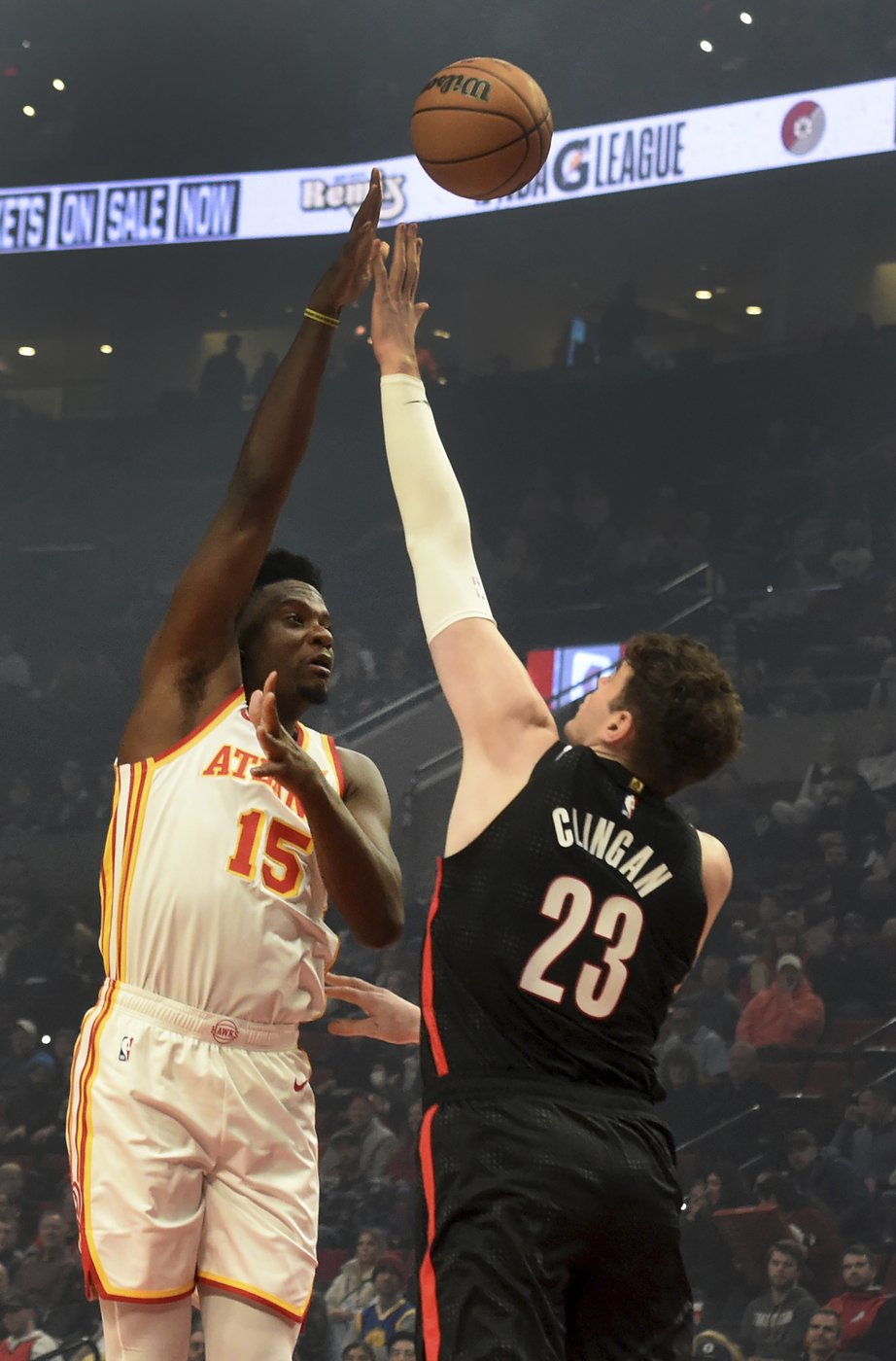 Shaedon Sharpe scores 32 points and Trail Blazers withstand late Hawks rally for 114-10 win | iNFOnews.ca