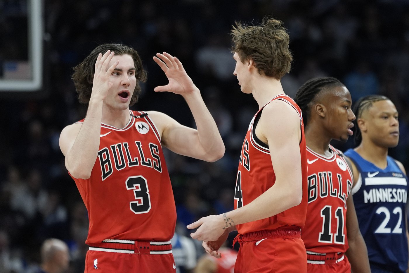 Edwards scores 49 to lead Wolves over short-handed Bulls 127-108 | iNFOnews.ca