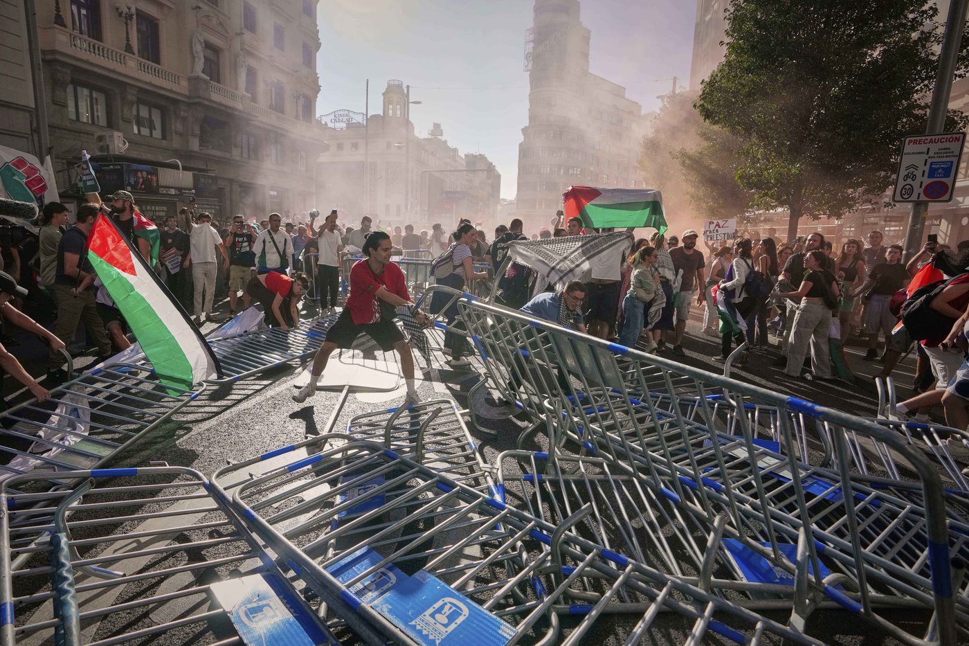 Spanish prime minister wants Israel banned from sports events after chaos at cycling race | iNFOnews.ca Spanish prime minister wants Israel banned from sports events after chaos at cycling race | iNFOnews.ca